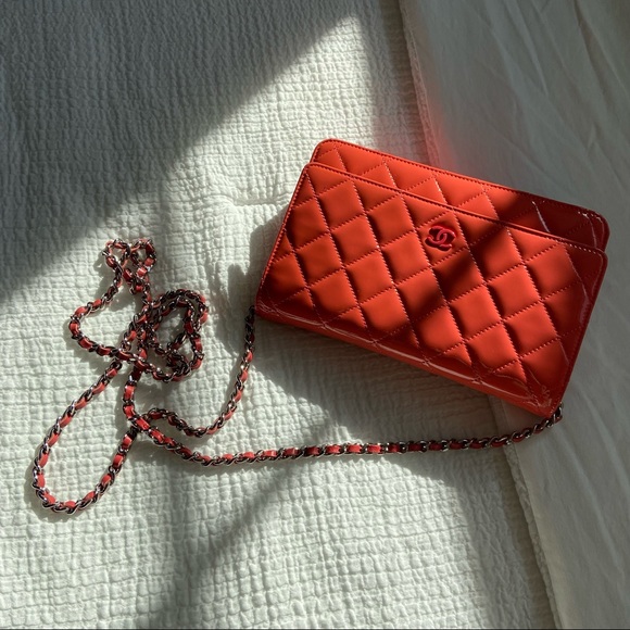 Chanel Patent Quilted Dark Pink Wallet On Chain WOC - Picture 11 of 12